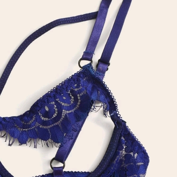 Bra and butt out panty - Picture 4 of 5